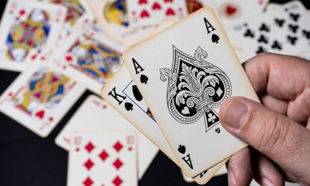 How to Play Blackjack Like a Pro and Win